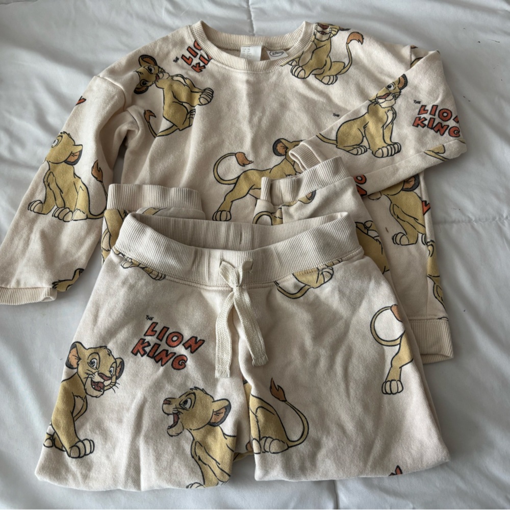 H&M 3T Lion King Cream Soft Sweatpants Set
